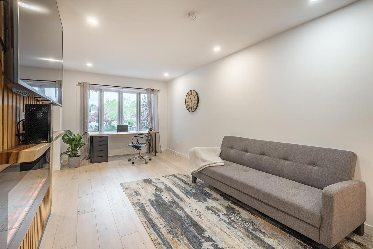 Free Parking Prime Location New Modern Condo Brossard Exterior photo